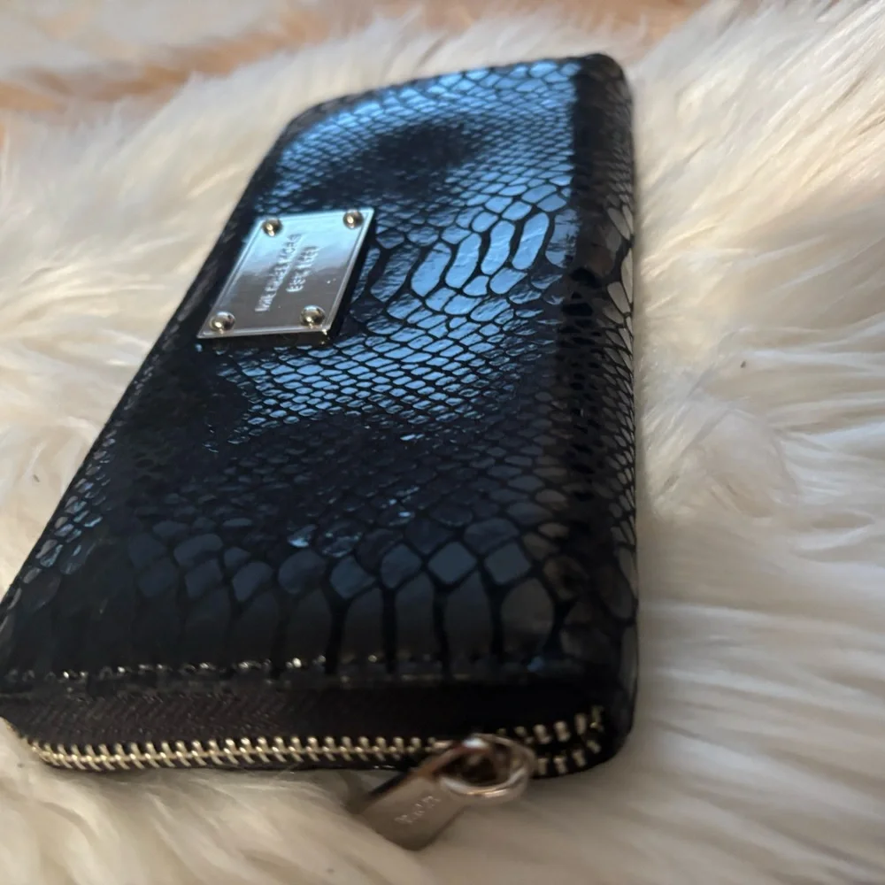 Michael Kors Black Textured Wallet